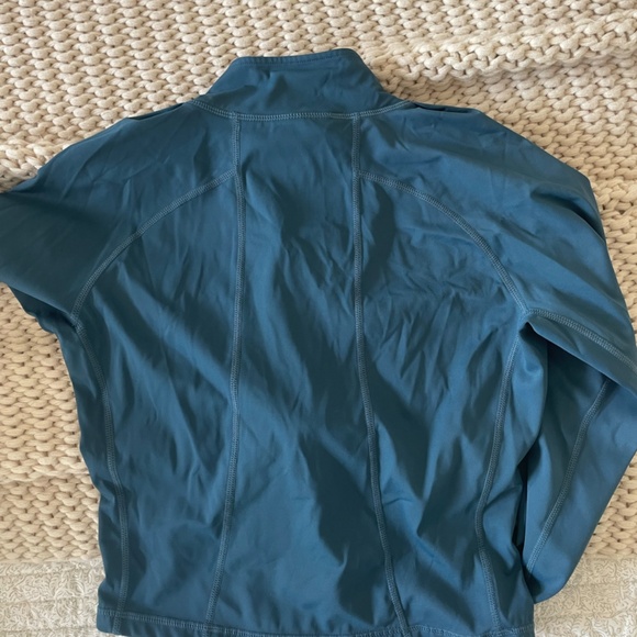 Amazon workout long sleeve - Picture 2 of 2